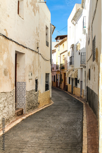Narrow street and typical facades of Polop village © SoniaBonet