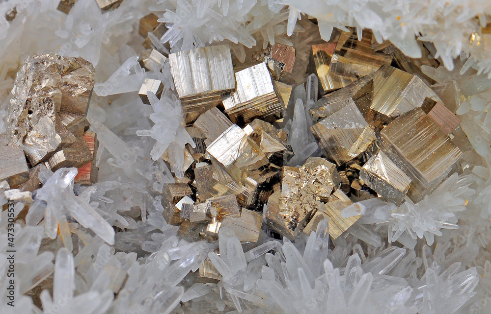 Quartz crystals beautiful pyrite cubes - obrazy, fototapety, plakaty 