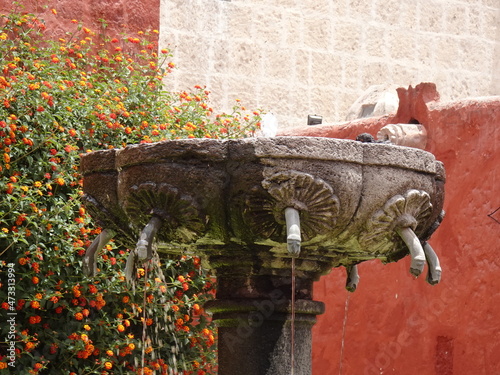 [Peru] Fountain with water in Monastery of Santa Catalina de Siena (Arequipa) photo