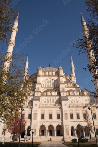adana sabanci central mosque © kadir acarlar