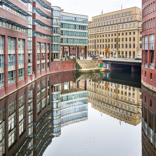 Herrengrabenfleet SPiegelung Hamburg City entzerrt