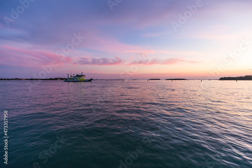 Fototapeta Naklejka Na Ścianę i Meble -  Venice at sunset