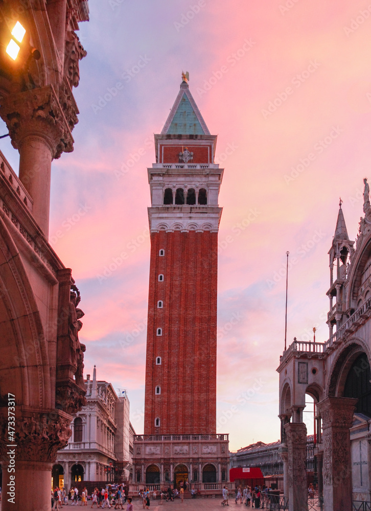 Campanille und Dogenpalast, Venedig, Italien