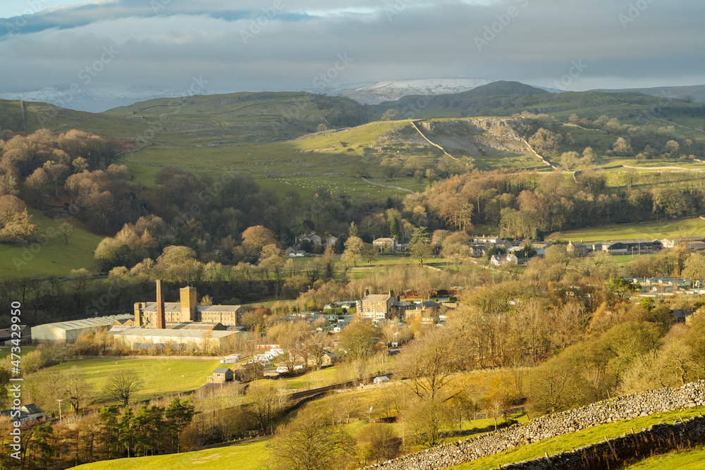 Hill walking between Langcliffe, Attermire Scar and Settle via the