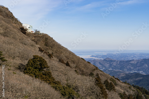 筑波山 コマ展望台からみる女体山山頂駅の風景