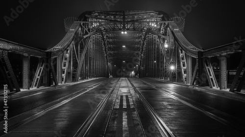 Most - zdjęcia B&W z różnej perspektywy