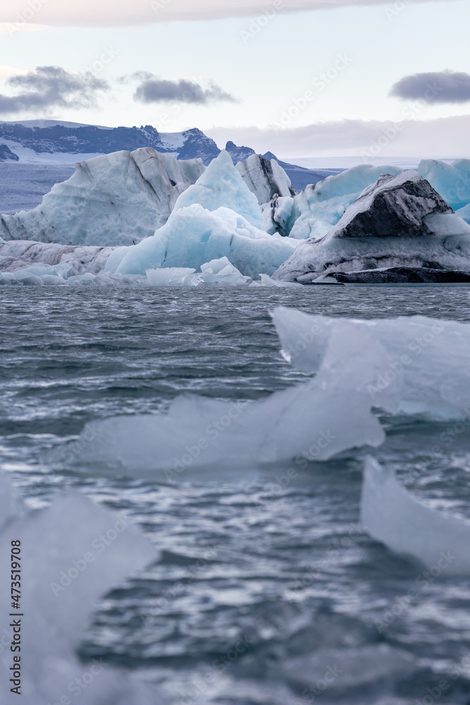 Icebergs swimming in Jökulsárlón glacier lake iceland