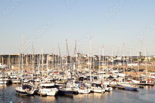 フランス・ブルターニュ地方サンマロの港  © AnthgrapherS12