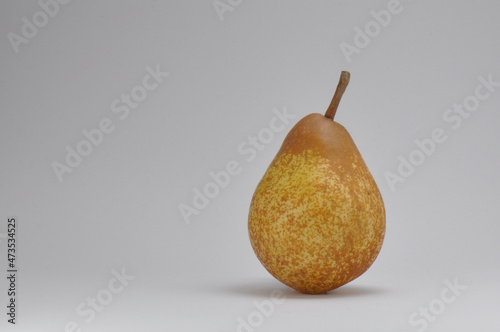 poire isolée sur fond blanc