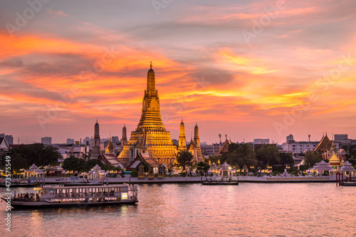Wat Arun beautiful Thai landmark after the sunset, Bangkok,Thailand © TRYMAN