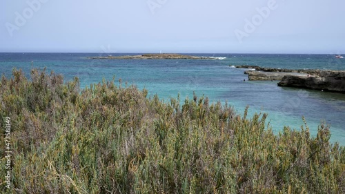 Wallpaper Mural Beautiful landscape of the crystal clear sea with frame in the foreground. Video 4K Torontodigital.ca