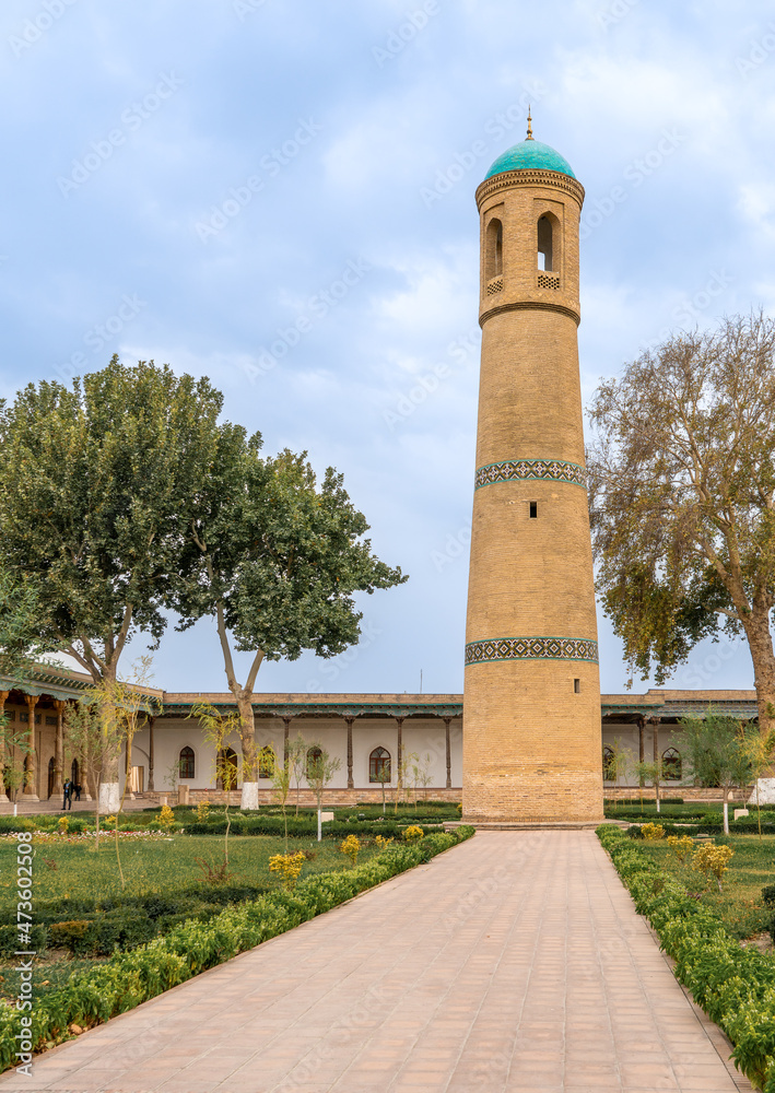 Uzbekistan, the isolated Minaret of  the Juma Majidi Mosque in Kokand
