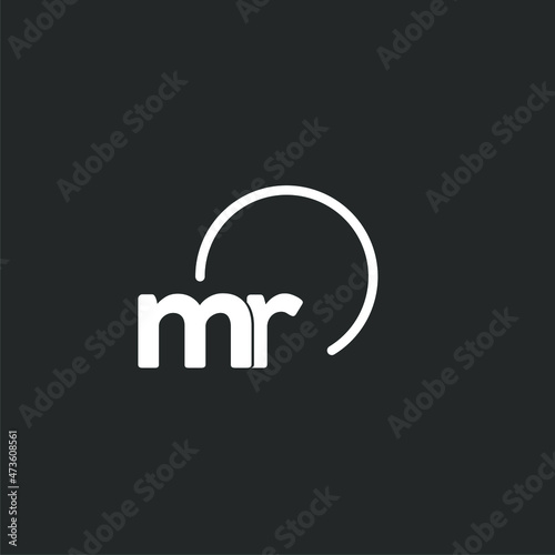 MR initial logo with rounded circle
