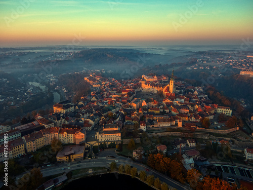 Canvastavla aerial view of Tabor czech republic, lake and church tower winter morning sunlig