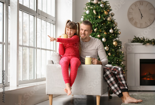 Happy daughter and father w...