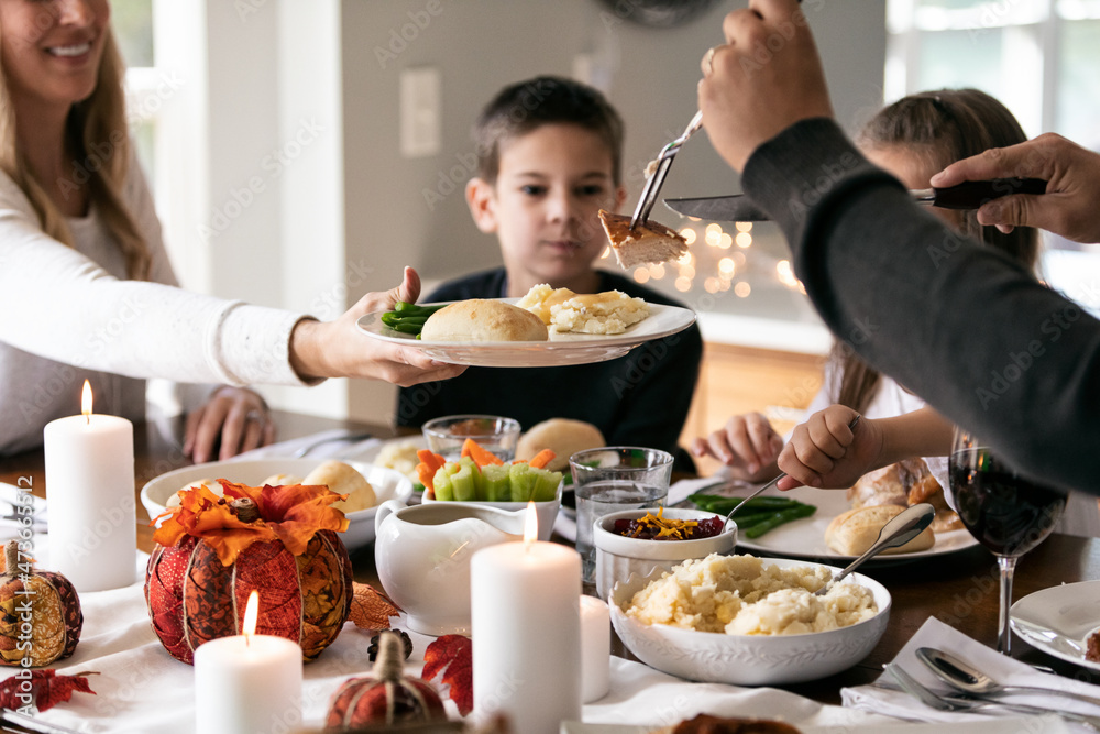 Thanksgiving: Dad Puts Turkey On Mother's Plate Thanksgiving: Dad Puts Turkey On Mother's Plate