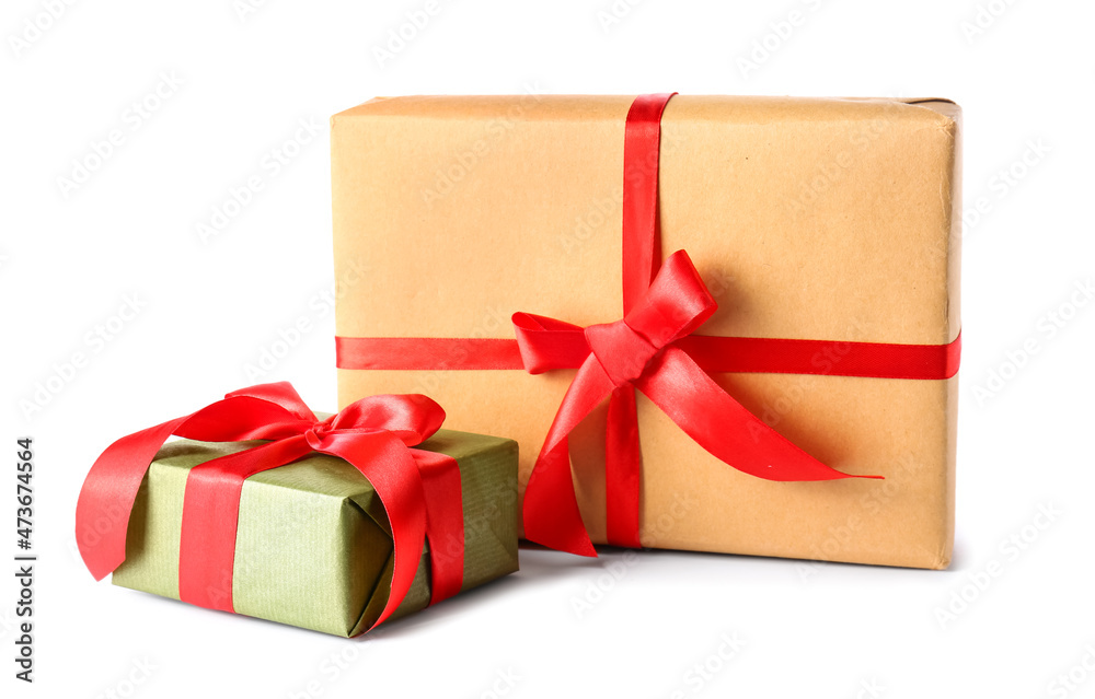 Obraz premium Beautiful Christmas gift boxes isolated on white background