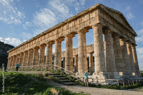 Foto Ancient historical landmark Segesta archaeological site of historic Greece templ