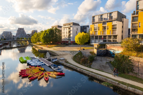 Saint-Cyr quay and Vilaine river in Rennes photo
