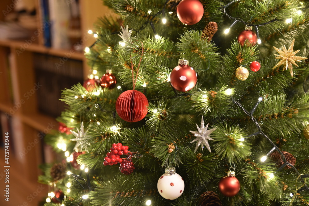 Sapin de Noël dans le salon Sapin de Noël dans le salon