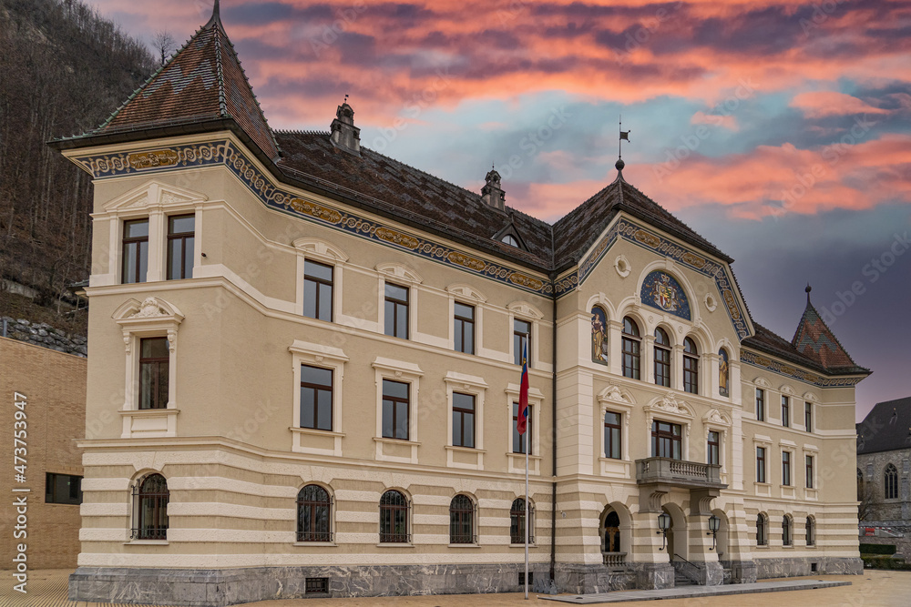 Obraz na płótnie Vaduz Liechtenstein Regierungsgebaude Government palace building w salonie