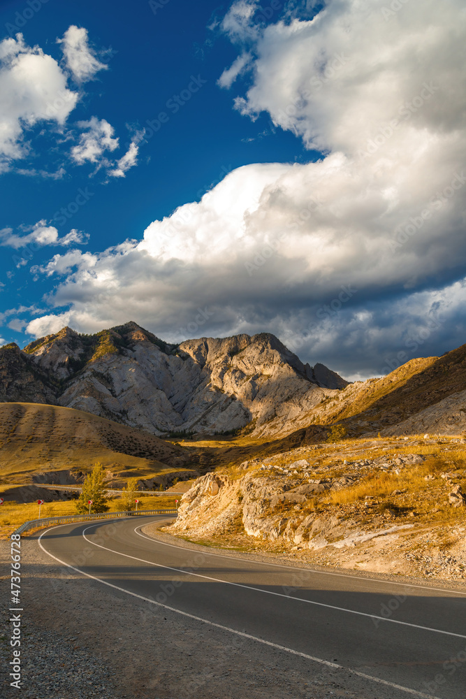 Fototapeta premium Chuisky tract in the Altai mountains. One of the most beautiful roads in the world. Russia. Altai