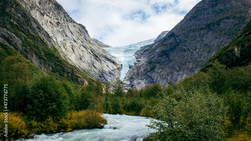 Briksdalsbreen glacier © Alex