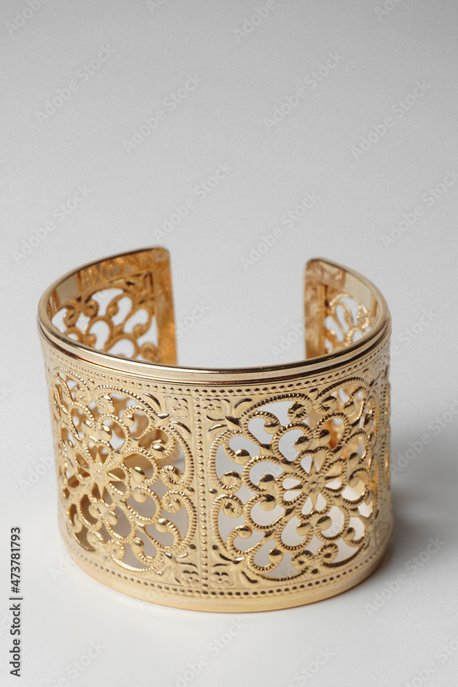 Fototapeta premium Golden bracelet