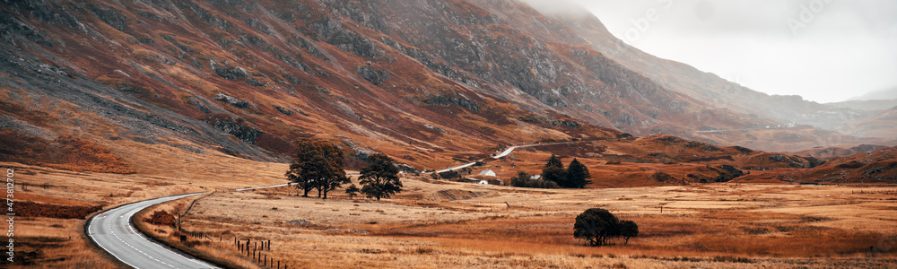 Winding road panoramic surrounded by the mountains of Glencoe, Scotland - obrazy, fototapety, plakaty 