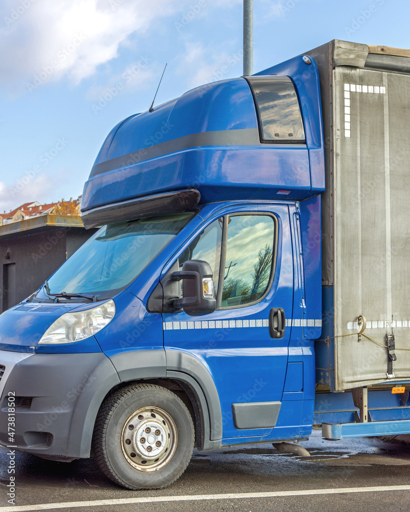Fototapeta premium Integrated Sleeping Pod Van
