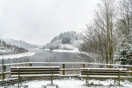 Aussichtspunkt an einem Stausee in Hagen Haspe im Winter photo