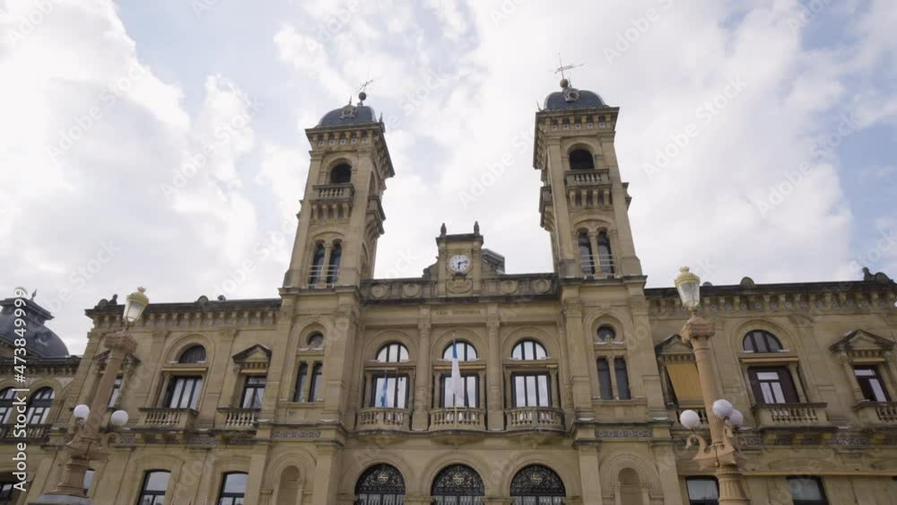 Fast reveal shot of council building in San Sebastian, gimbal motion Fast reveal shot of council building in San Sebastian, gimbal motion