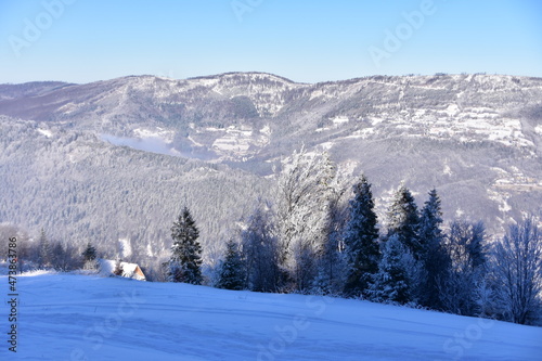Fototapeta Naklejka Na Ścianę i Meble -  Szczyrk, Beskidy, góra Skrzyczne, zima, śnieg, mróz,