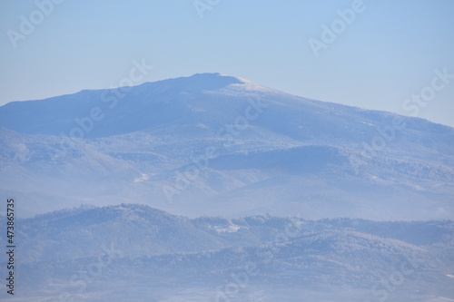 Babia G  ra  Beskidy  zima    nieg  mr  z  panorama 