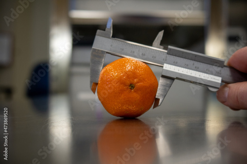  tangerine is made with a caliper