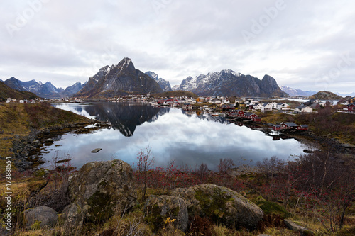 Reine has been a trading post since 1743. It was also a centre for the local fishing industry with a fleet of boats and facilities for fish processing and marketing and also a little light industry.