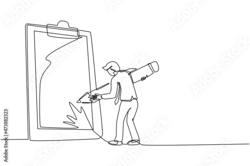 Single continuous line drawing businessman mark checklist with pencil. Person completion business task. Goal achievements planning schedule concept. One line draw graphic design vector illustration