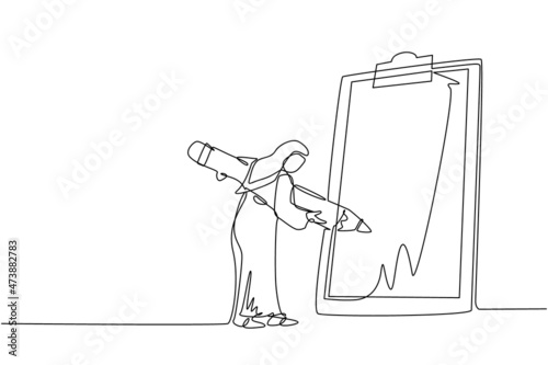 Continuous one line drawing Arabian businesswoman mark checklist with pencil. Person completion business task. Goal achievements planning schedule. Single line draw design vector graphic illustration
