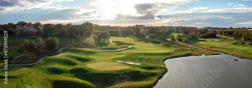Fotografia Aerial golf course images of scenic golf holes.
