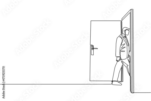 Continuous one line drawing businessman enters the room through the door. Man walking to opened door. Starting new day at office. Business concept. Single line draw design vector graphic illustration