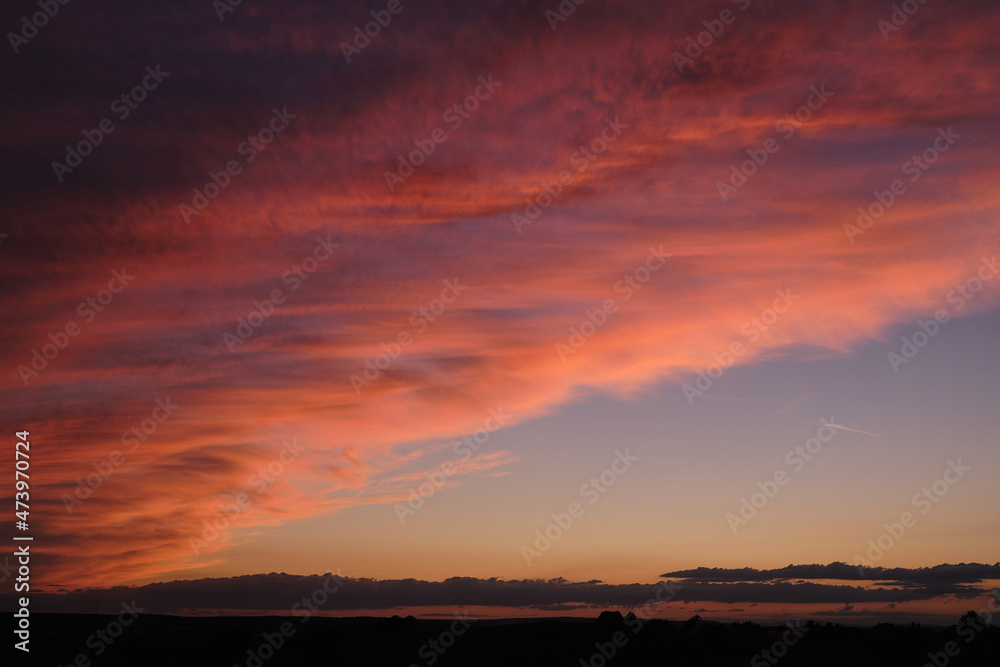 Aussergewöhnlicher, malerischer Abendhimmel Aussergewöhnlicher, malerischer Abendhimmel