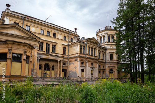 Mikhailovka Estate