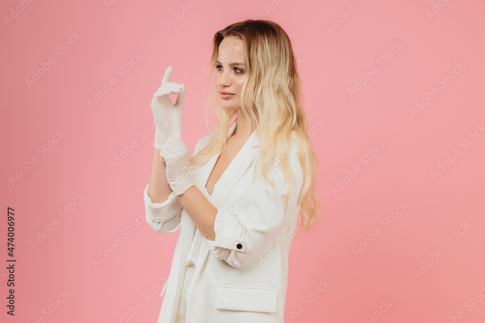 beautiful girl wears white gloves
beautiful girl wears white gloves