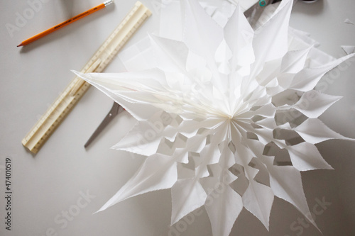 Step-by-step photo instruction. DIY concept. Children's Christmas and New Year's crafts. Step 5.