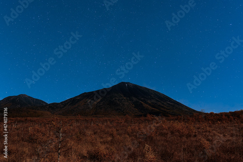 日光国立公園　戦場ヶ原と男体山の星空 © nikomani