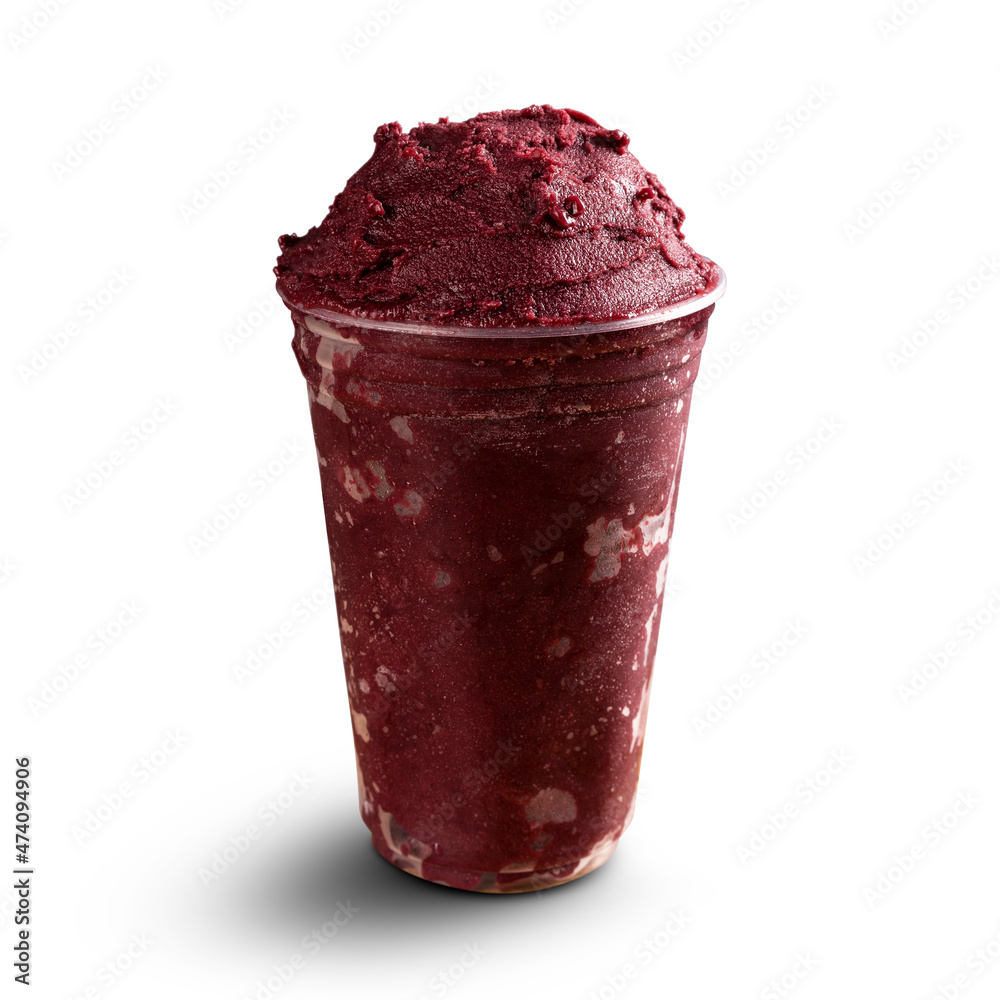 Foto de Brazilian Frozen Açai Berry Ice Cream Smoothie in plastic cup