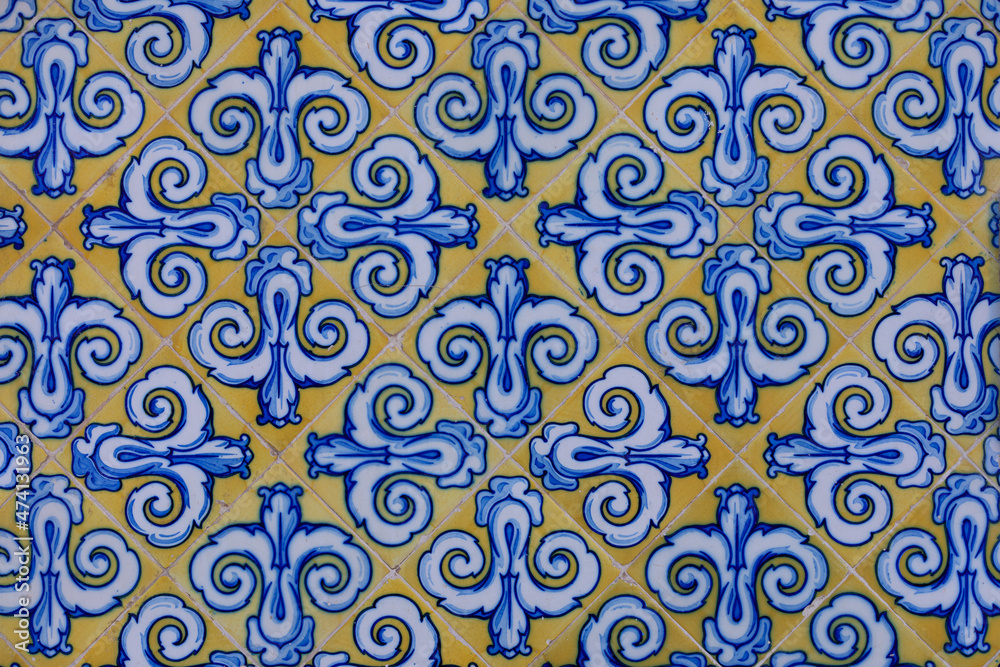 Artistic mosaic tile