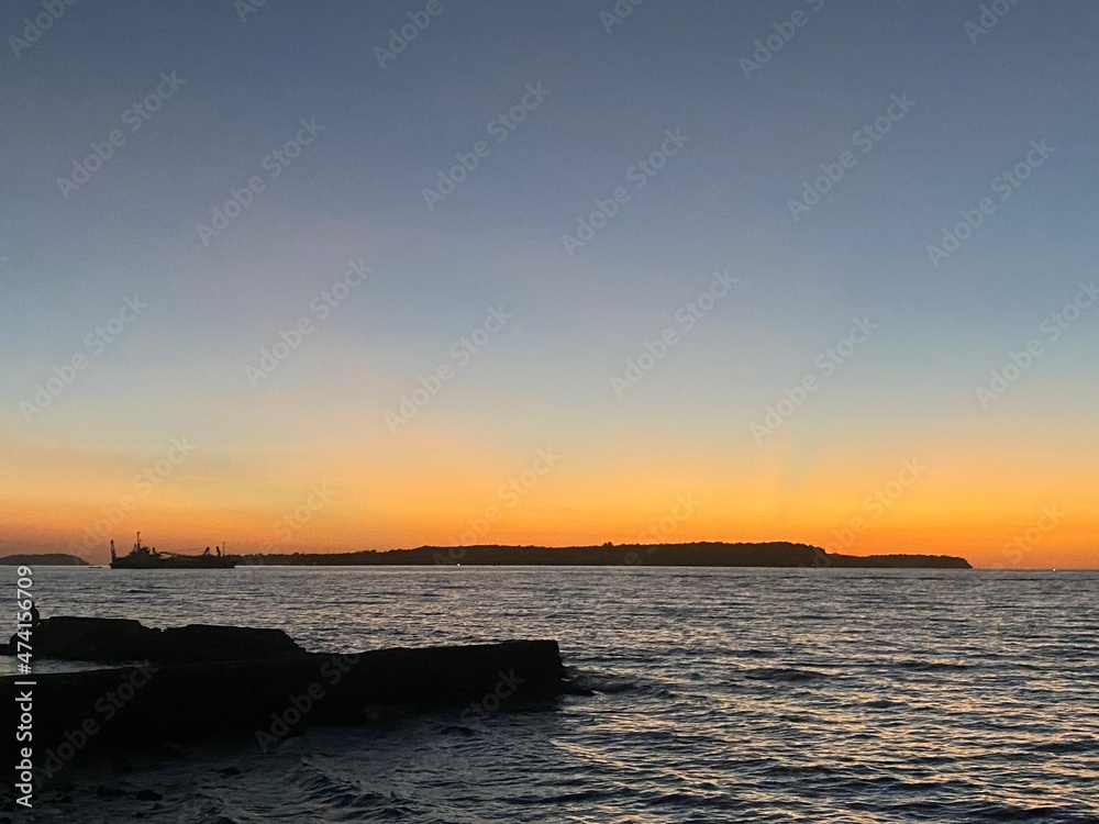 Fototapeta premium sunset over the sea