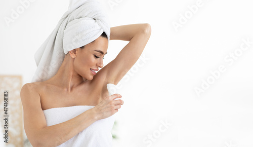 Sweat-proof, pleasant aroma, soft skin and routine procedure