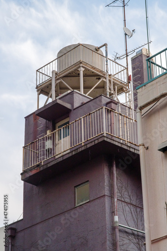 建物の上部　給水塔や非常階段など © Tsubasa Mfg